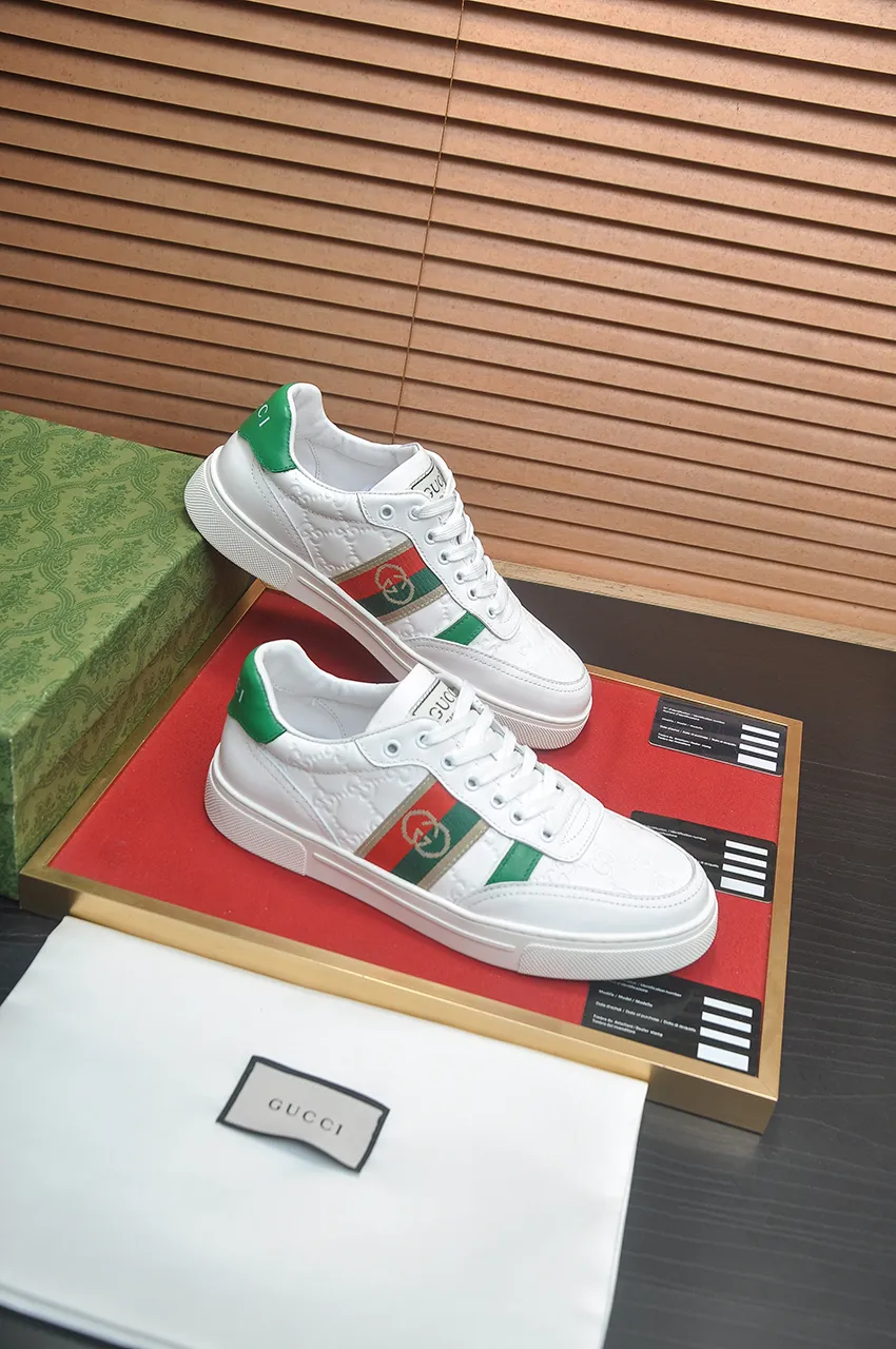 Men's shoes 💰480💶【GUCCI】1:1 men's sports shoes from the official website are now on the market. They are made of original silk cowhide + first-layer sheepskin lining, plus the original 1:1 comfortable outsole from the official website. Fashionable and versatile, super comfortable and breathable! Available in 2 colors: black, standard shoe size 38/45 (custom-made size 45 is non-refundable)